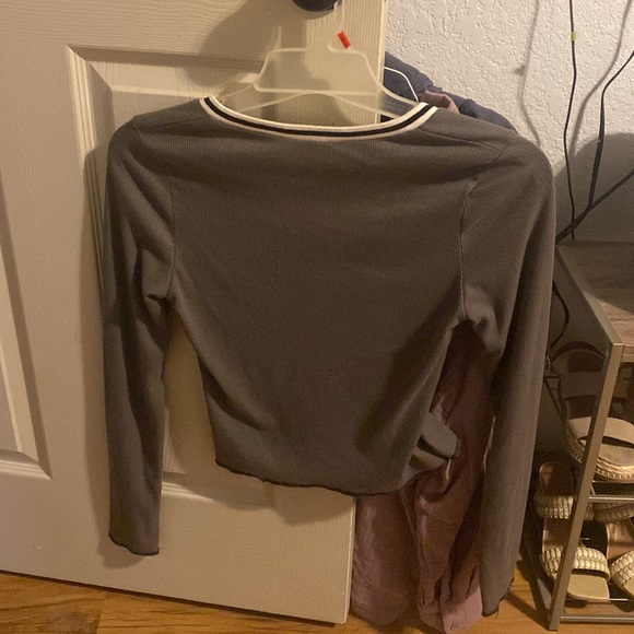 Gray long sleeve top - Picture 3 of 3